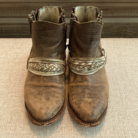 Freebird by Steven Shoes - Freebird by Steven Clash western style booties, size 8.